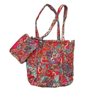 🌲🌲🌲flash sale✨ #beuty by boscovs red floral bag